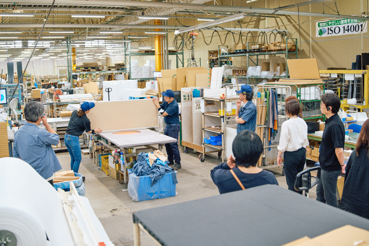 写真：組み立ての​様子